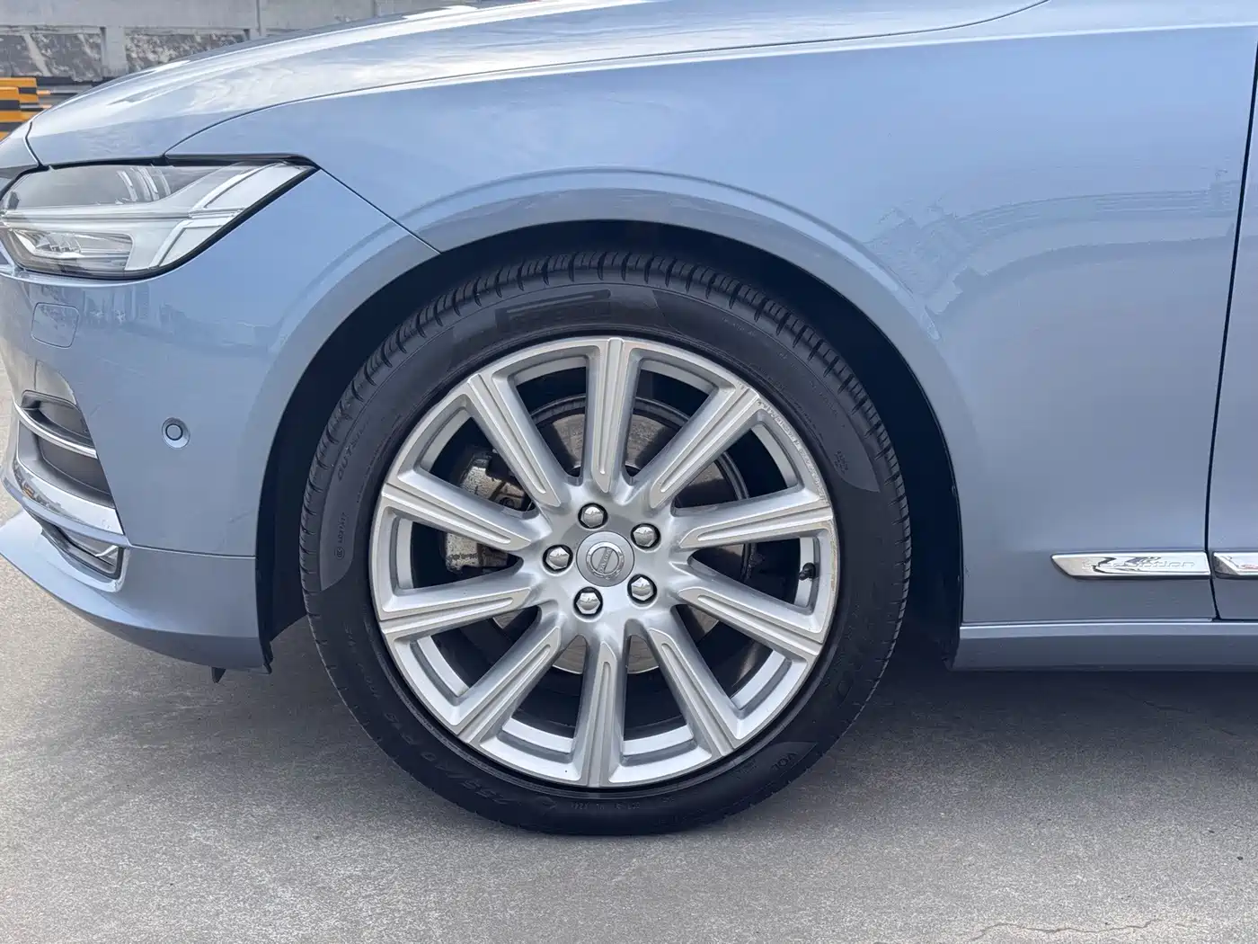 Фото 12 - Volvo S90