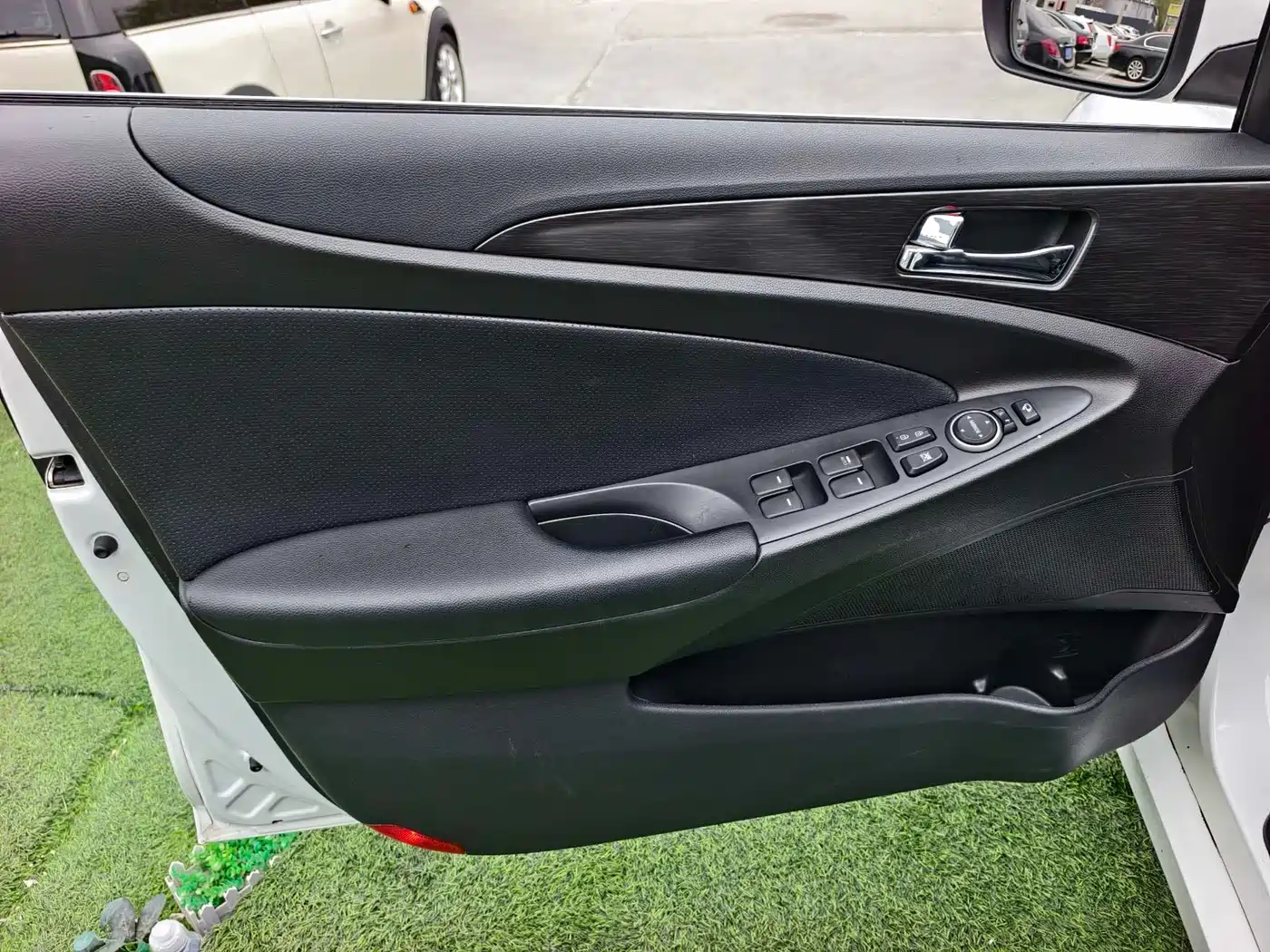Hyundai Sonata 2011 2.0L Auto Premium Edition фото 8