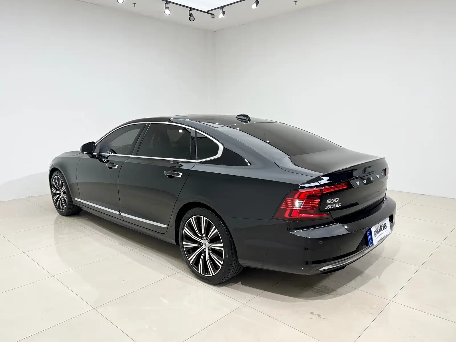 Фото 4 - Volvo S90