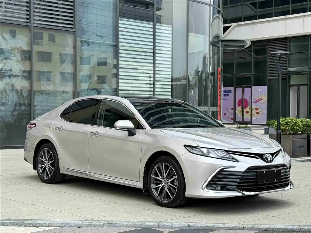 Toyota Camry 2023 2.5G Luxury Edition фото 3
