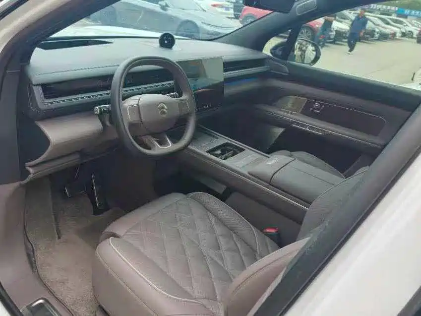 NIO ES8 2026 2025 Model 6-Seat Executive Luxury Edition