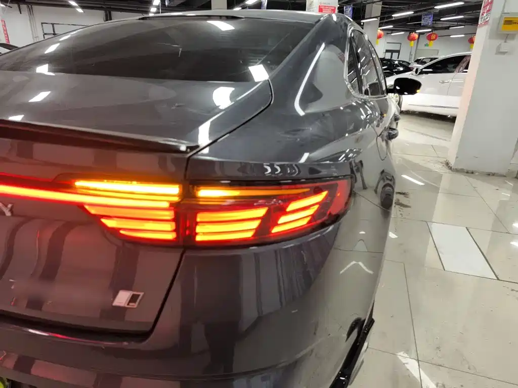 Фото 8 - Geely Preface