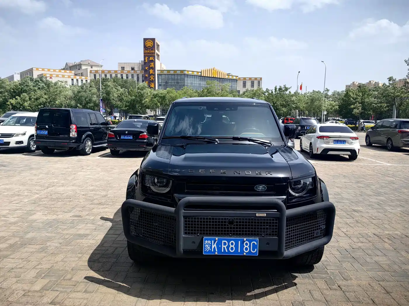 Land Rover Defender 2023 Model 90 2.0T P300 SE