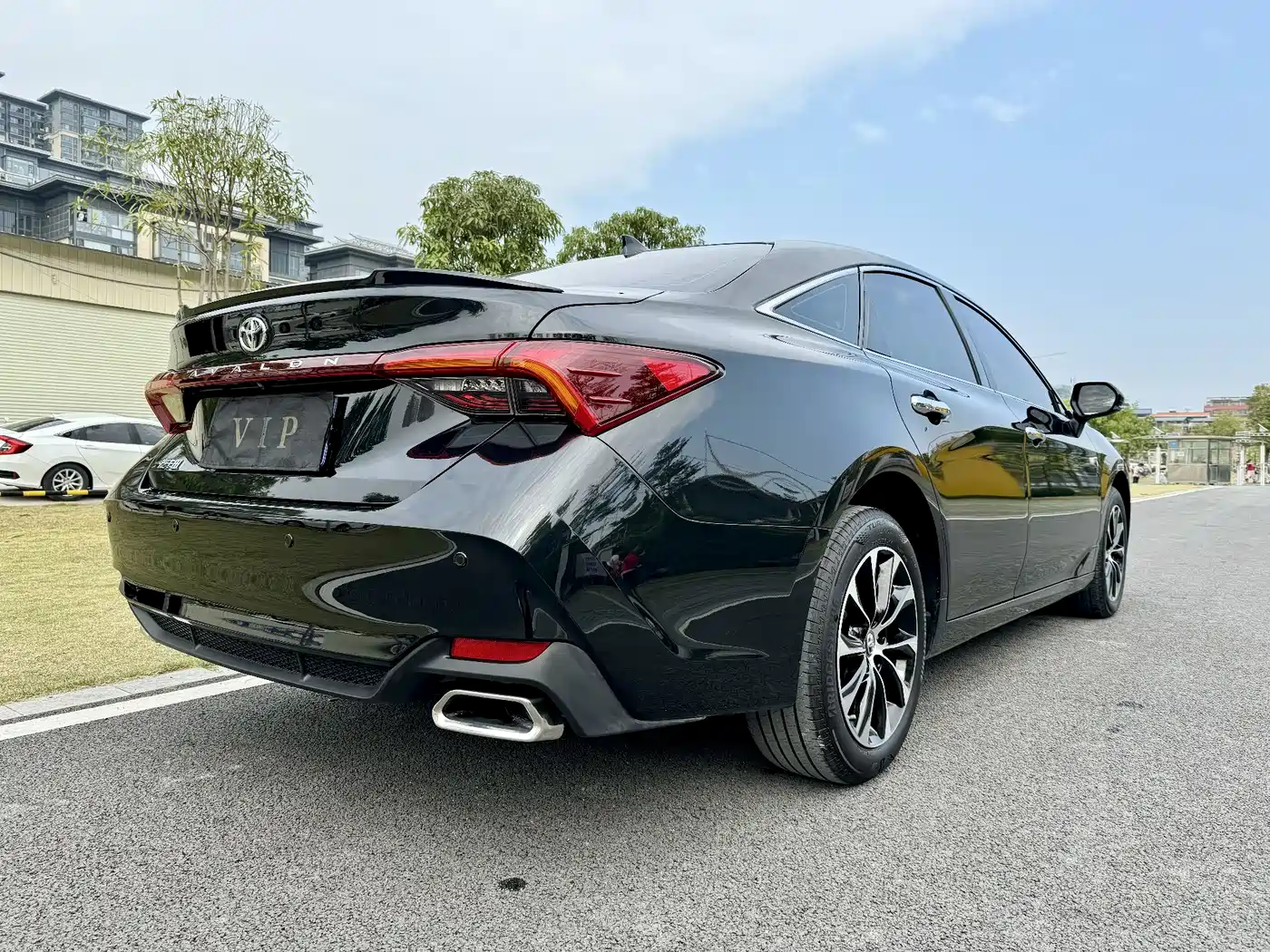 Toyota Avalon 2023 2.5L Luxury Edition фото 8