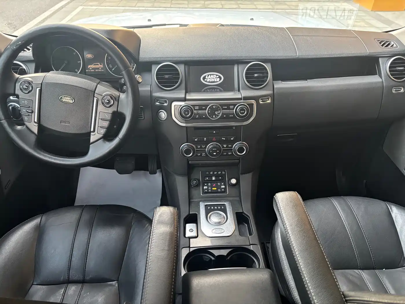 Land Rover Discovery 2013 3.0 SDV6 HSE Diesel фото 11