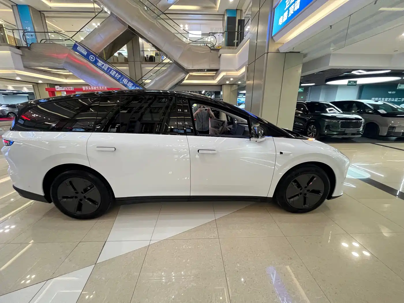 Li Auto Li i8 2026 2025 Standard Edition