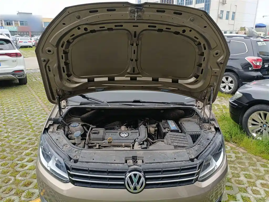 Volkswagen Touran 2015 1.4T DSG Comfort Edition 5-seater фото 20