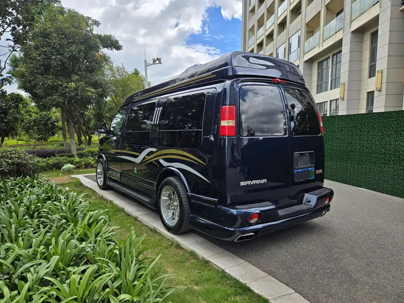 GMC Savana 2013 2014 5.3L Leader Edition