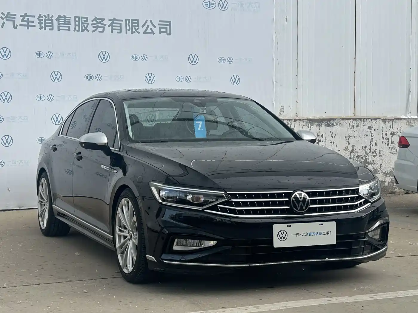 Volkswagen Magotan 2024 2 Million Units Public Sharing Edition 330TSI DSG Luxury фото 4