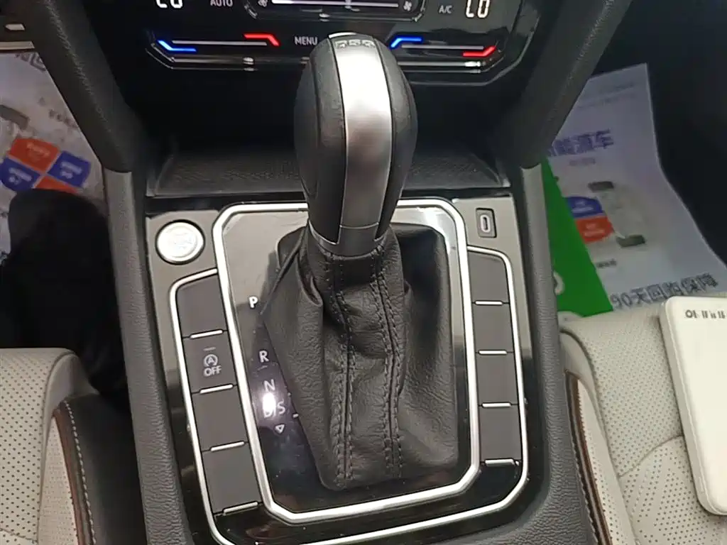 Volkswagen Magotan 2023 Model 2 Million Commemorative Edition 330TSI DSG Luxury фото 14