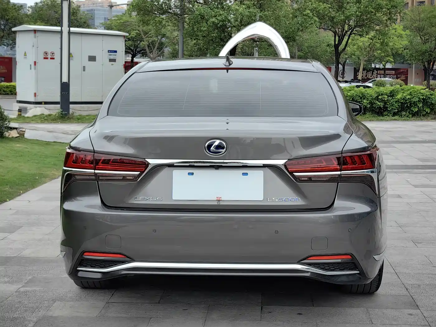 Lexus LS 2018 500h Excellence Edition China V фото 5