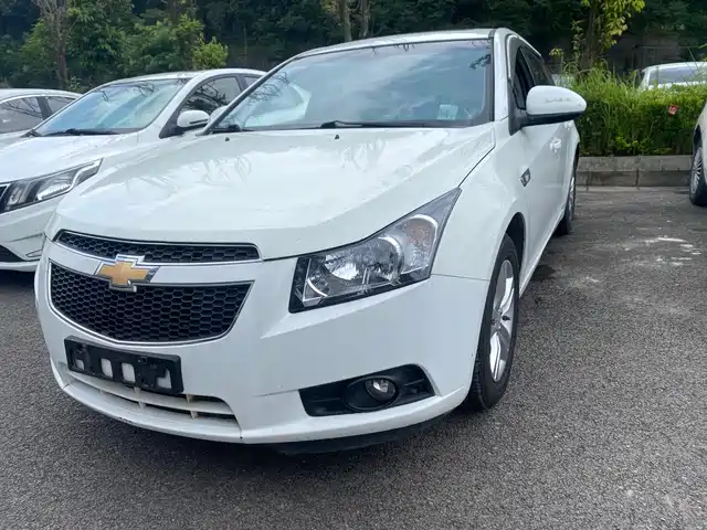  Chevrolet Cruze 2013 Hatchback 1.6L Automatic Luxury