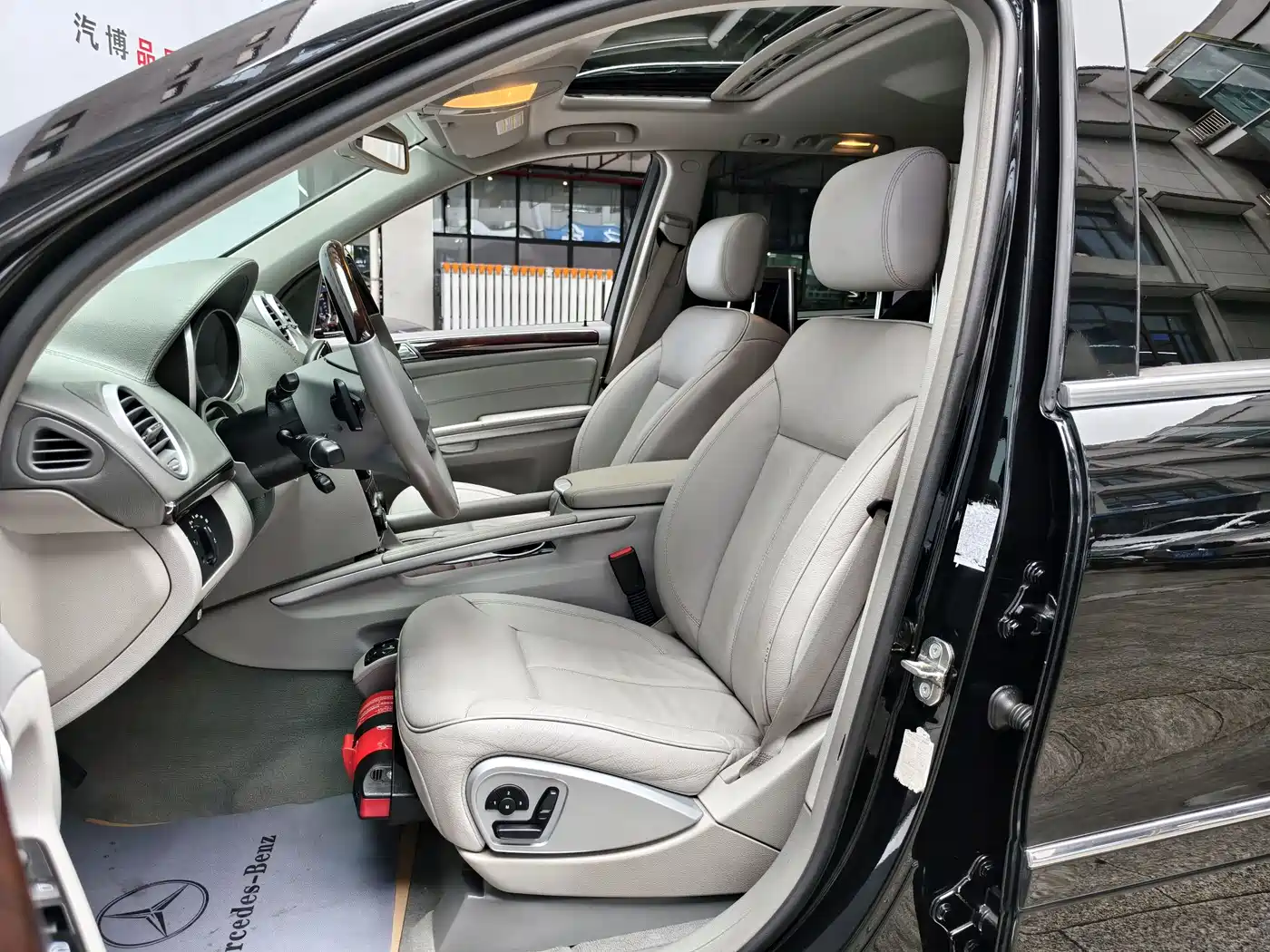 Mercedes-Benz GL-Class 2011 GL 450 4MATIC Premium фото 9