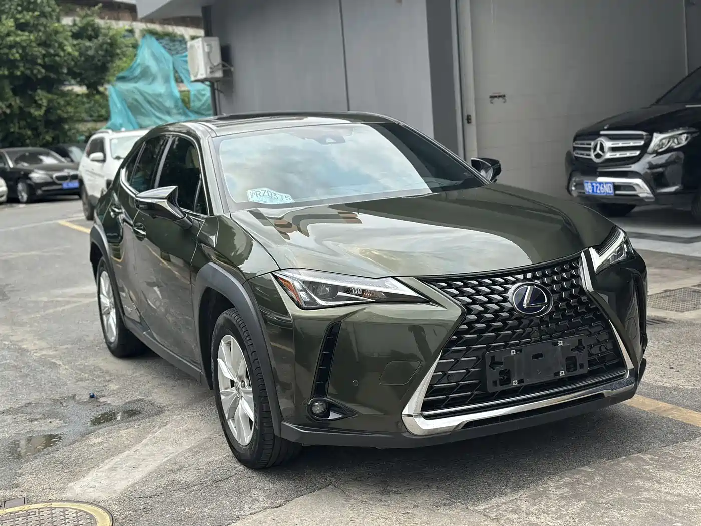Lexus UX 2022 260h Fun Edition фото 2