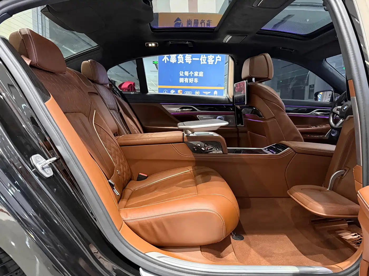 BMW 7 Series 2017 M760Li xDrive Excellence Luxury фото 15