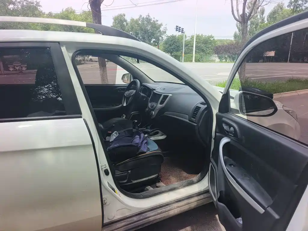 Фото 21 - Changan CS35