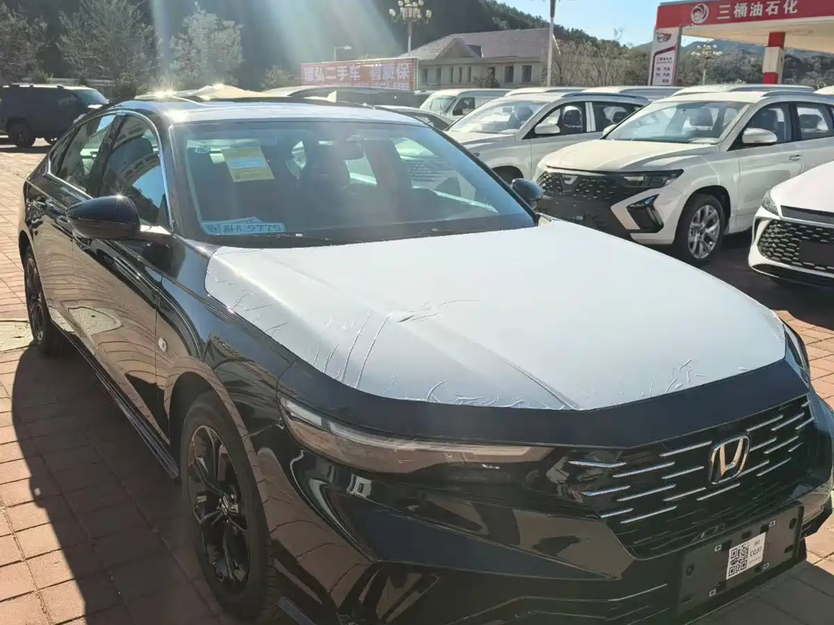 Фото 3 - Honda Accord