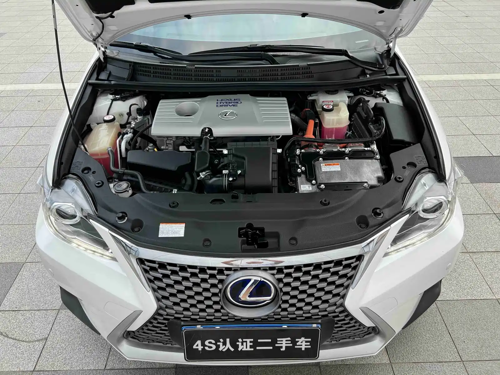 Фото 29 - Lexus CT