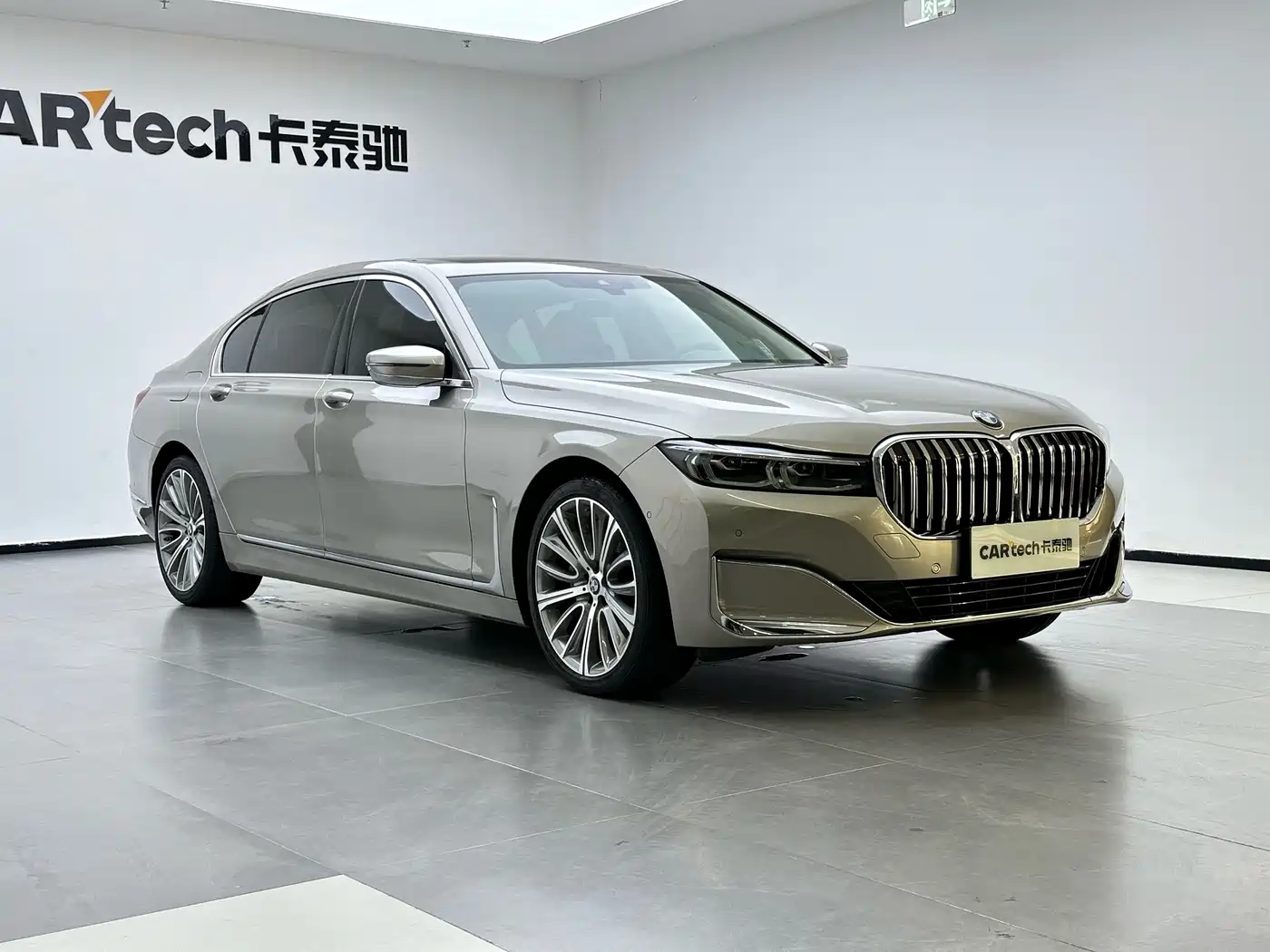 BMW 7 Series 2021 Model 740Li Leading M Sport Package фото 6