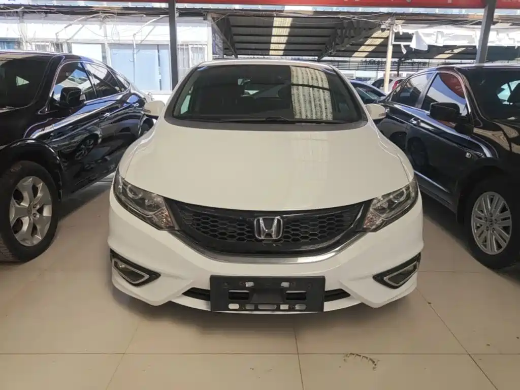 Фото 3 - Honda Jade