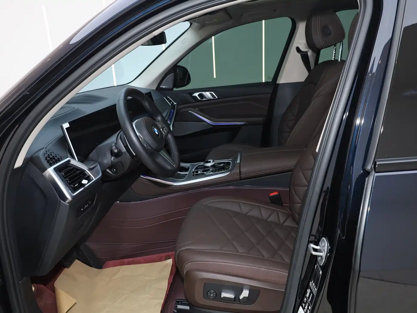 BMW X5 2023 xDrive 30Li Premium M Sport Black Night Package фото 25