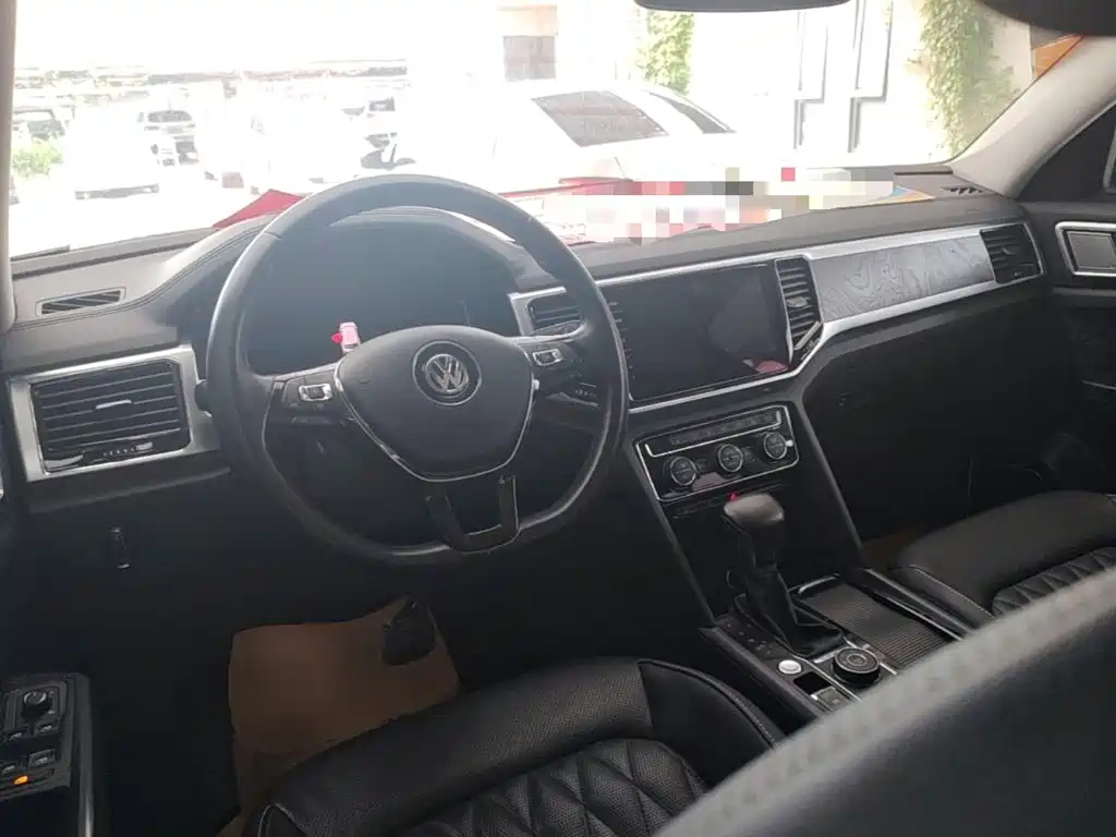 Photo 10 - Volkswagen Teramont