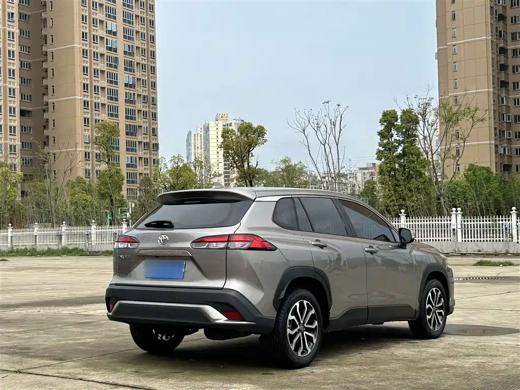 Toyota Frontlander 2023 2.0L CVT Luxury Edition фото 14