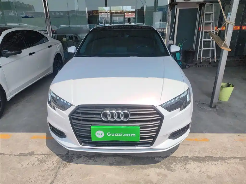 Audi A3 2018 30th Anniversary Limousine 35 TFSI Progressive фото 3