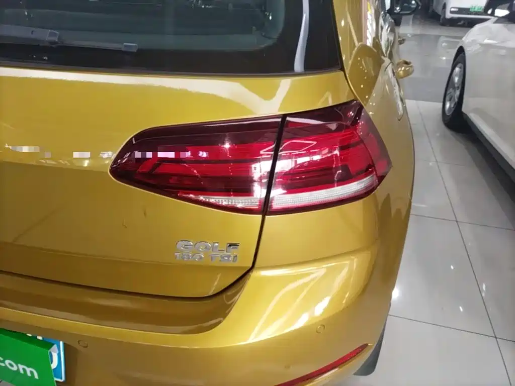 Фото 8 - Volkswagen Golf