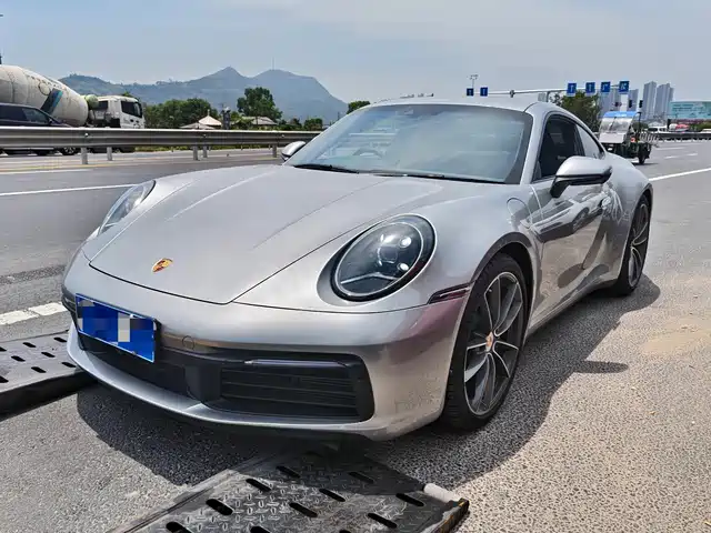 Porsche 911 Carrera 3.0T