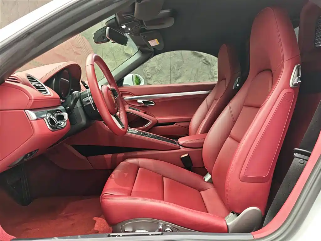 PORSCHE 718