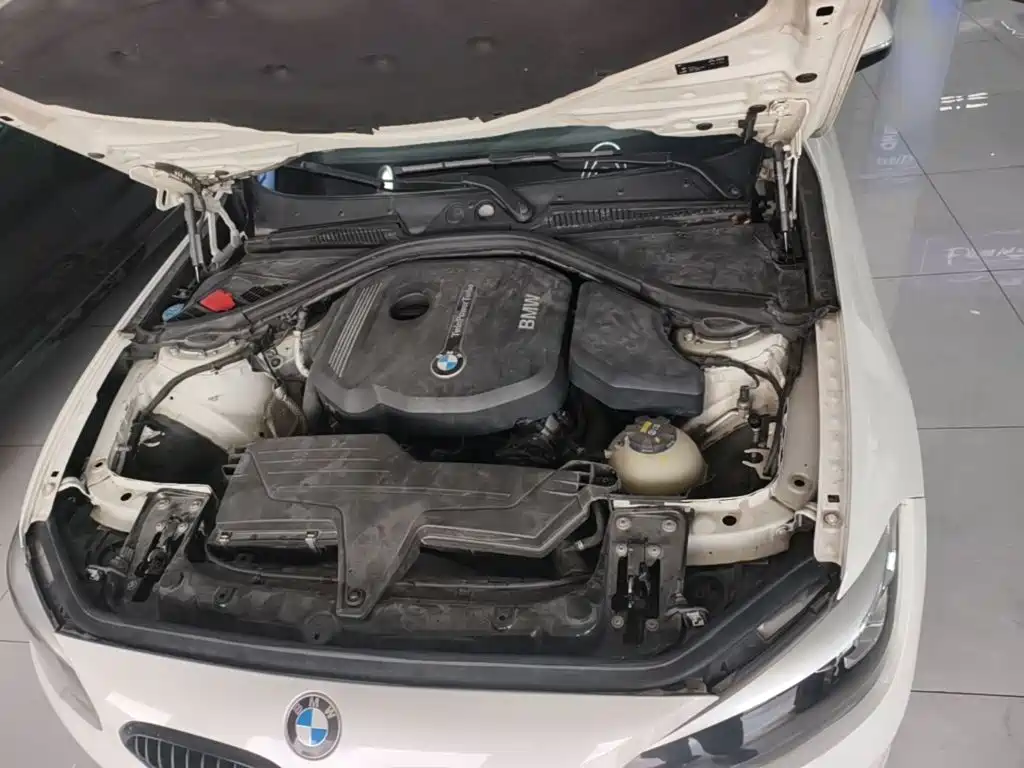 Photo 20 - BMW 1 Series (Import)