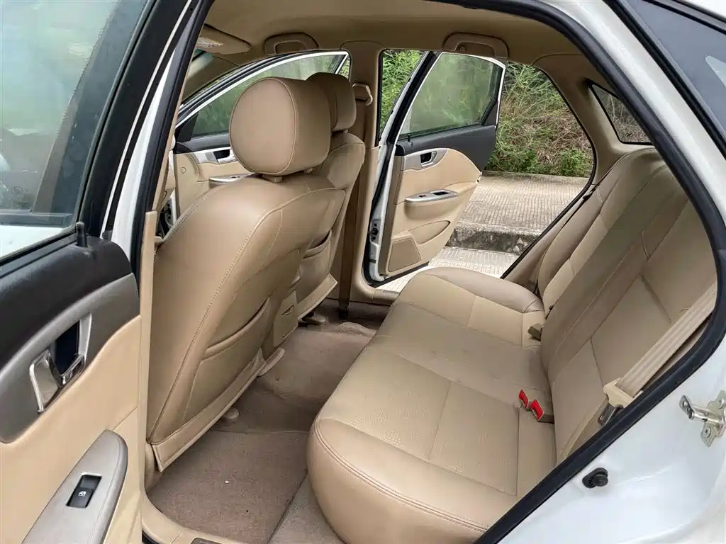 Buick Excelle 2013 1.5L Automatic Classic фото 8