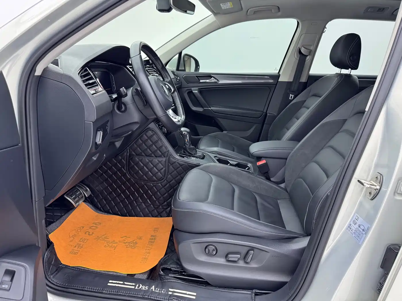 Volkswagen Tiguan L 2021 330TSI Automatic 2WD R-Line Premium фото 13