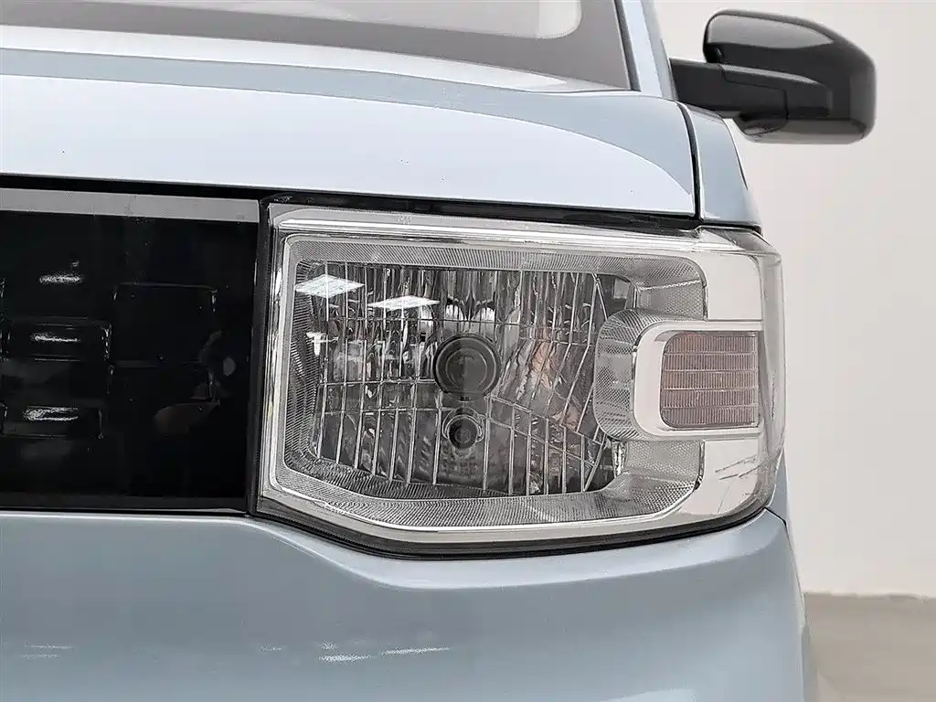 WULING AUTOMOBILE HONGGUANG MINIEV