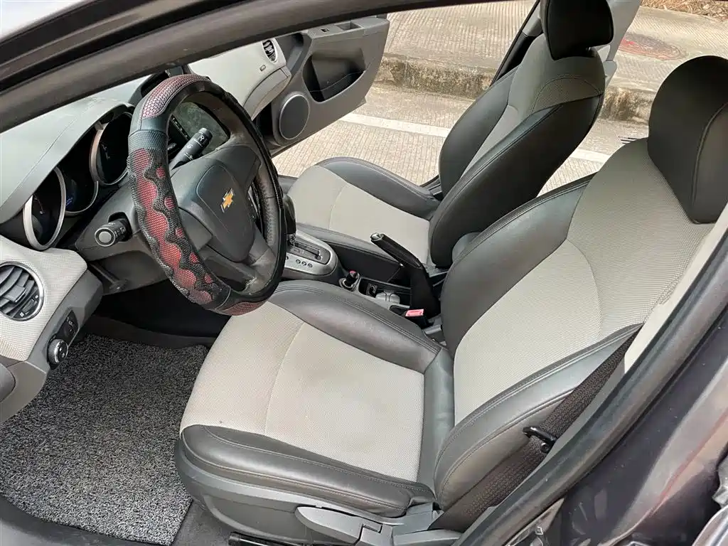Chevrolet Cruze 2012 1.6L SE AT фото 9