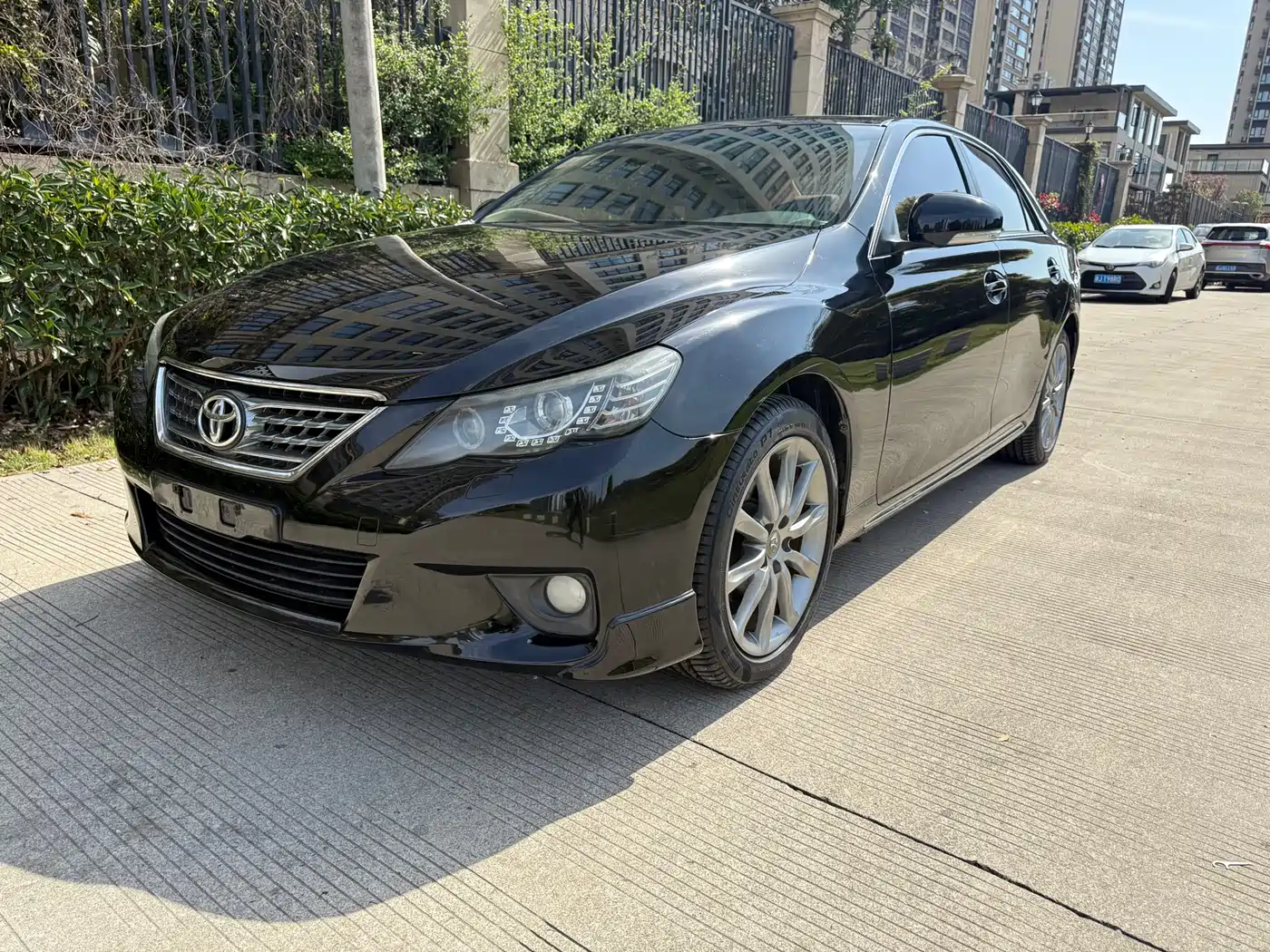 Toyota Reiz 2012 2.5V Grace Elite Styling Edition фото 2