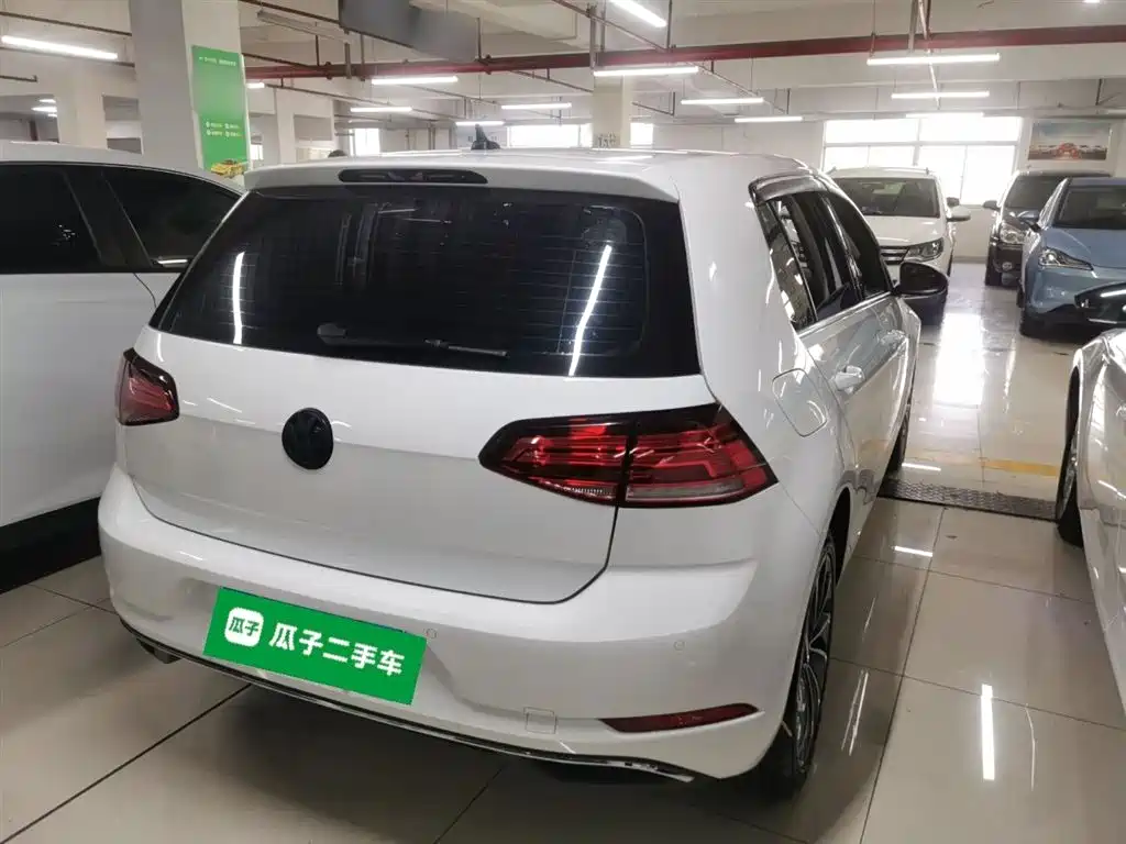 Volkswagen Golf 2020 200TSI DSG Comfort Progressive Edition фото 7