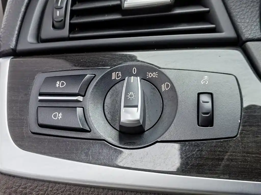 BMW 5 Series 2017 525Li Luxury Design Package фото 21