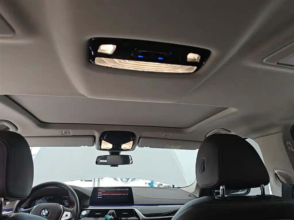 BMW 5 Series 2020 525Li Luxury Package фото 18