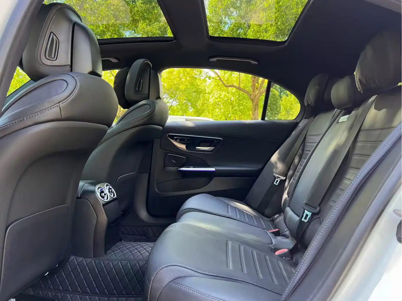 Mercedes-Benz C-Class 2025 C 260 L Sport Edition фото 12