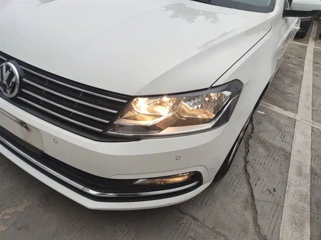 Volkswagen Lavida 2017 230TSI DSG Comfort Edition фото 24