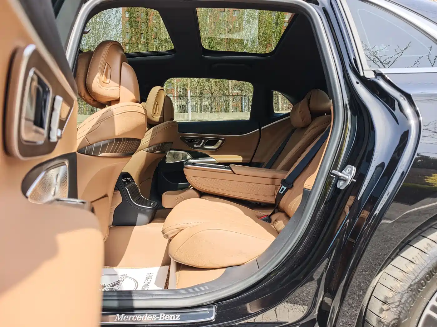 Mercedes-Benz E-Class фото 6