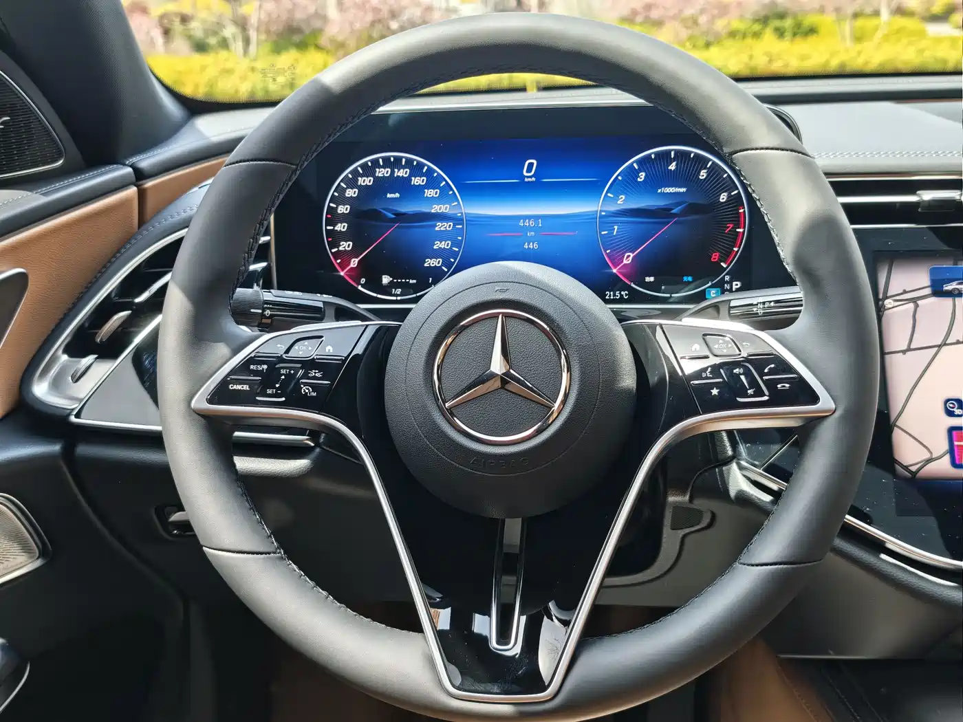 Mercedes-Benz E-Class фото 13