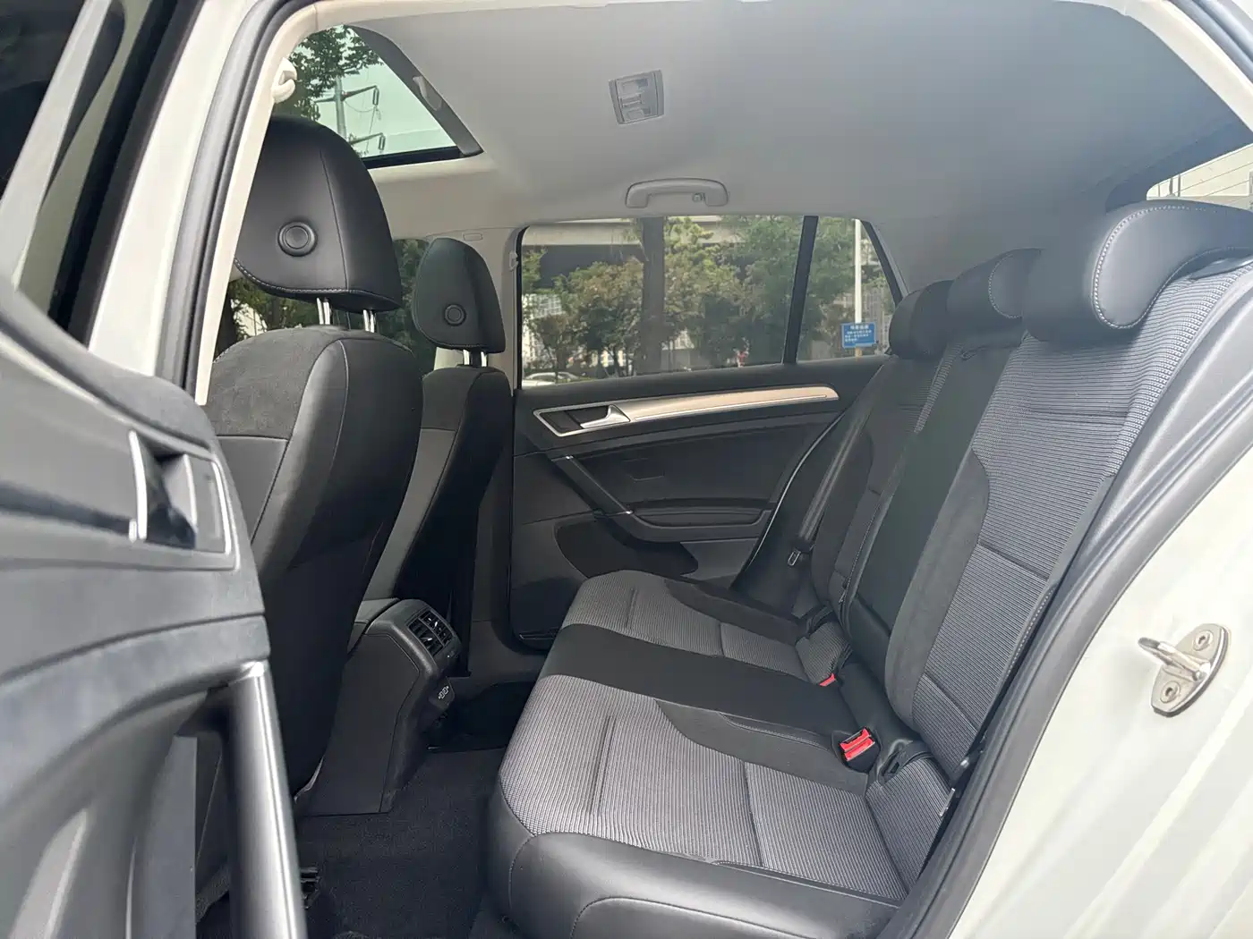 Volkswagen Golf 2020 280TSI DSG Luxury фото 7