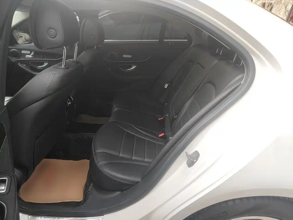 Фото 14 - Mercedes-Benz C-Class