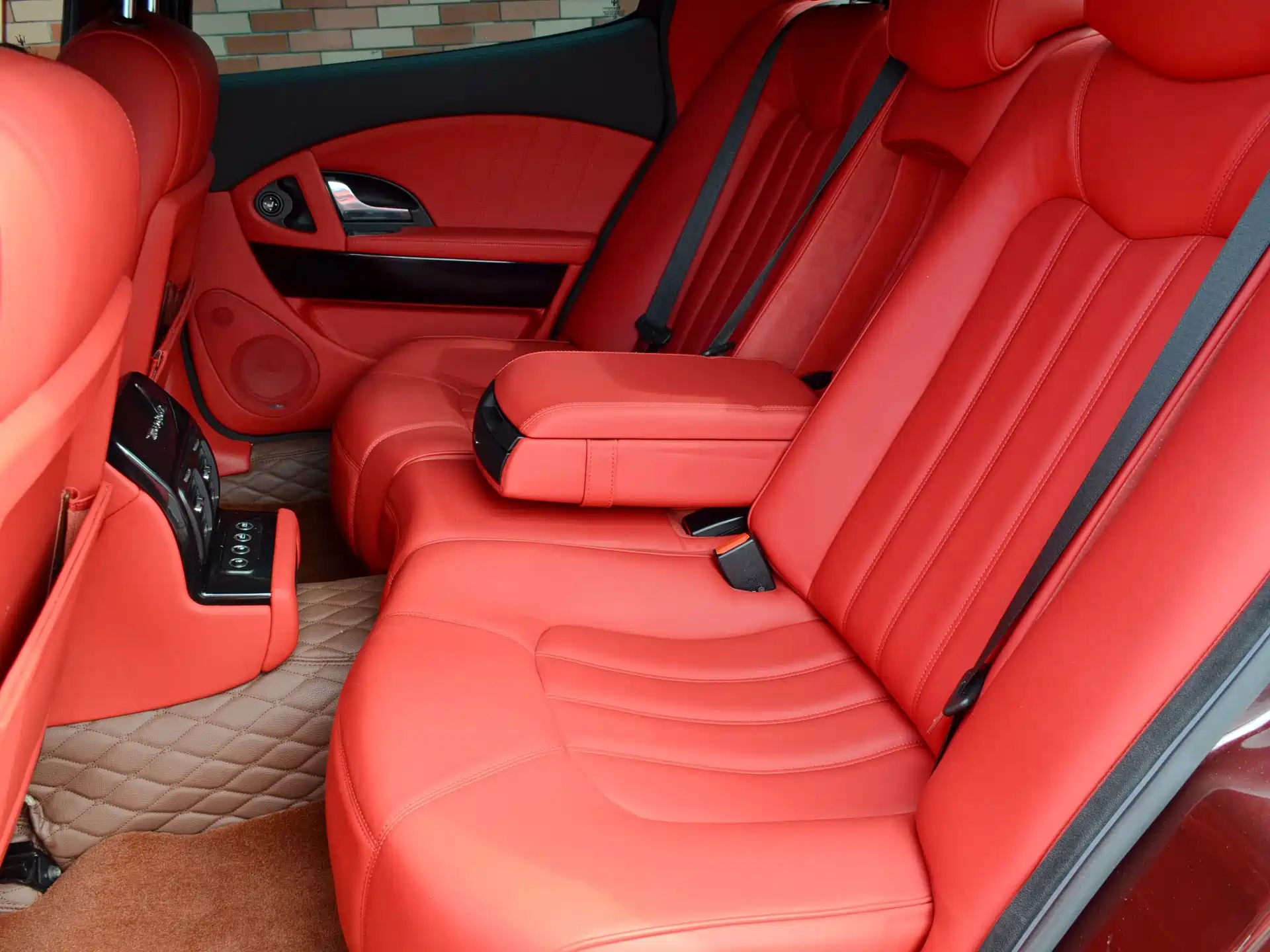 Photo 13 - Maserati Quattroporte
