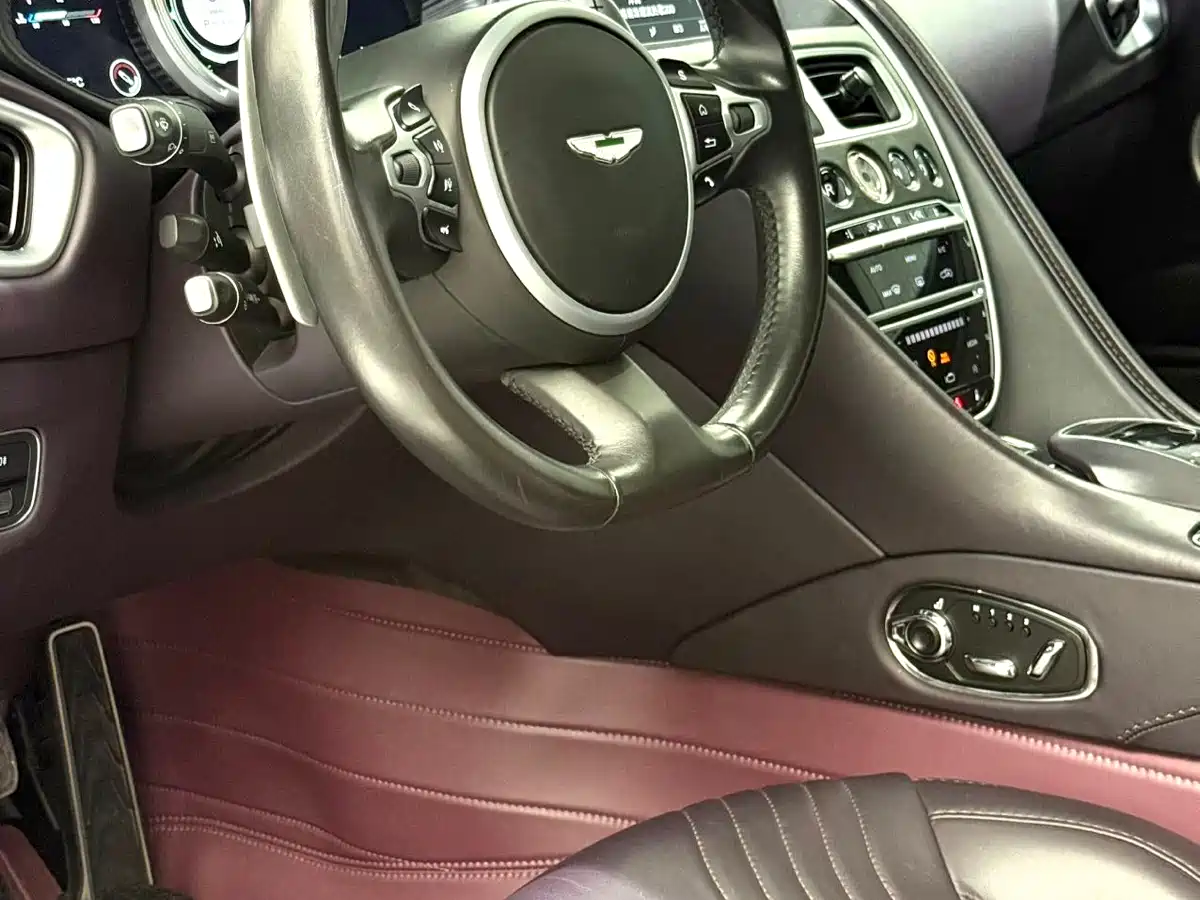 Aston Martin DB11 2020 2019 Model 4.0T V8 Coupe