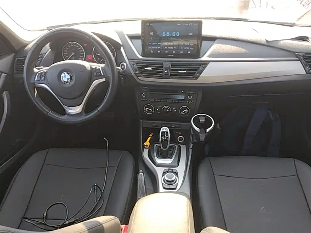 BMW X1 2014 sDrive18i Fashion Edition фото 10