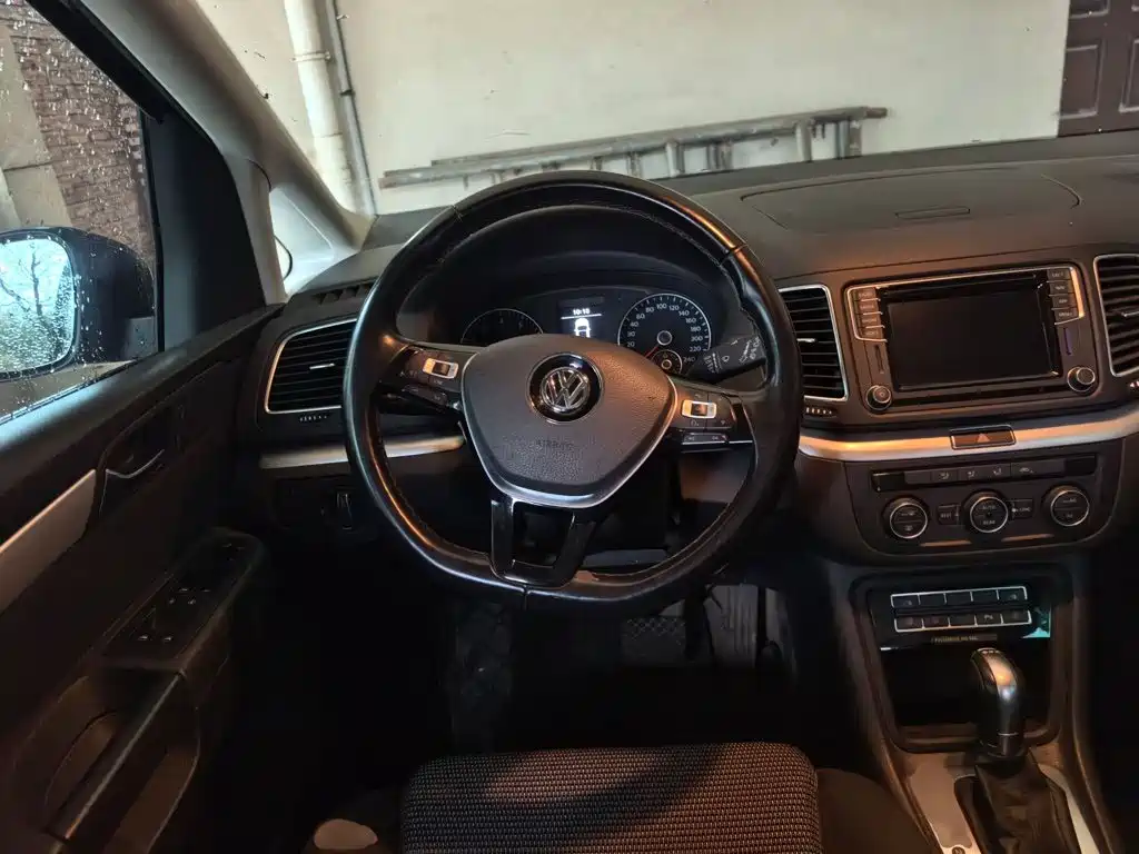Volkswagen Sharan 2018 2018 380TSI Comfort 7-Seater